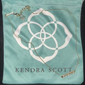 Kendra Scott necklace